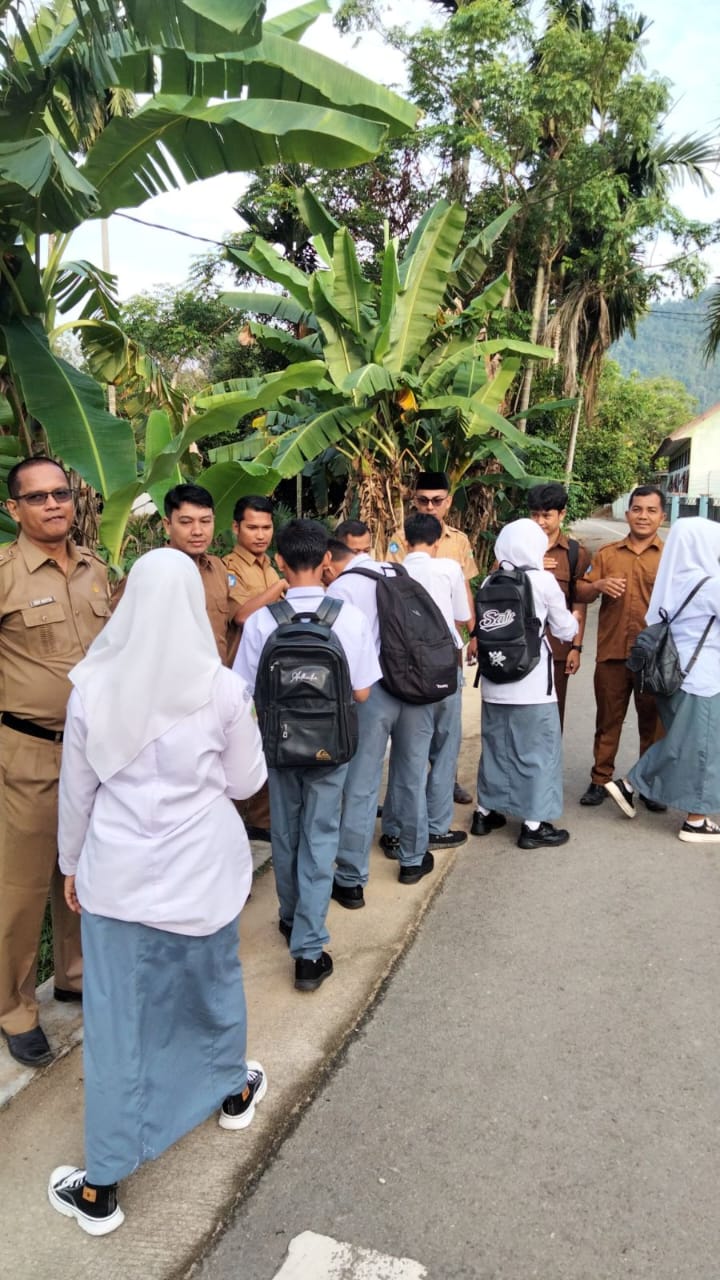 SMKN 1 Koto XI Tarusan Tetap Konsisten Menanamkan Budaya Positif di Sekolah